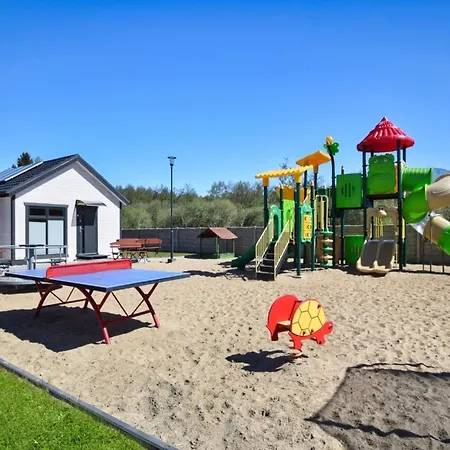 Comfortable, Single-story Homes * Łazy